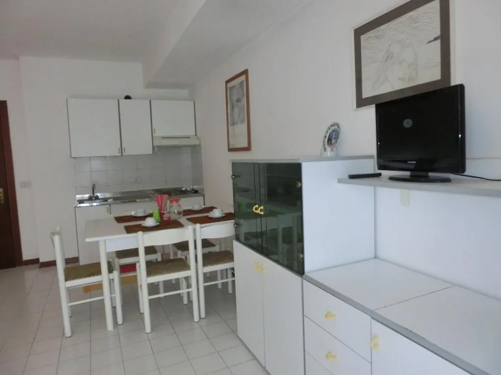 Residence Gemini Бибионе 0*,